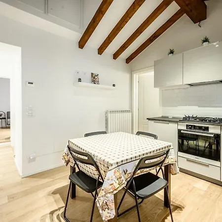 Your Happy Place In The Centre Appartamento Modena